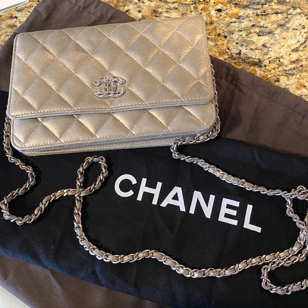 AUTHENTIC CHANEL ❤️ Gold Crossbody Bag
